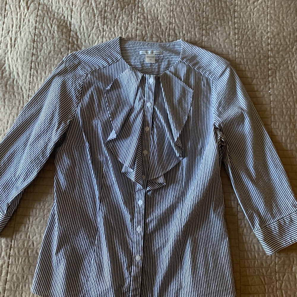 Pinstripe dress shirt with cute front collar - Picture 1 of 4